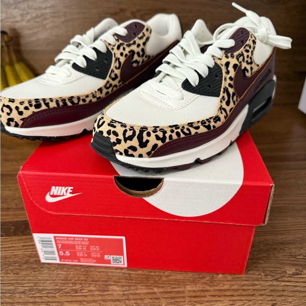 Nike air max 90 Women's White and Burgundy Leopard Sneakers